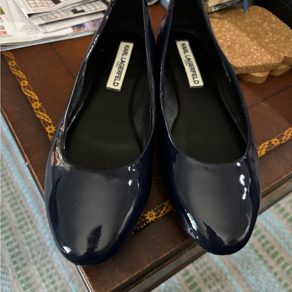 Karl Lagerfeld Paris Vada Dk Blue Patent Ballet Flats - Picture 5 of 10
